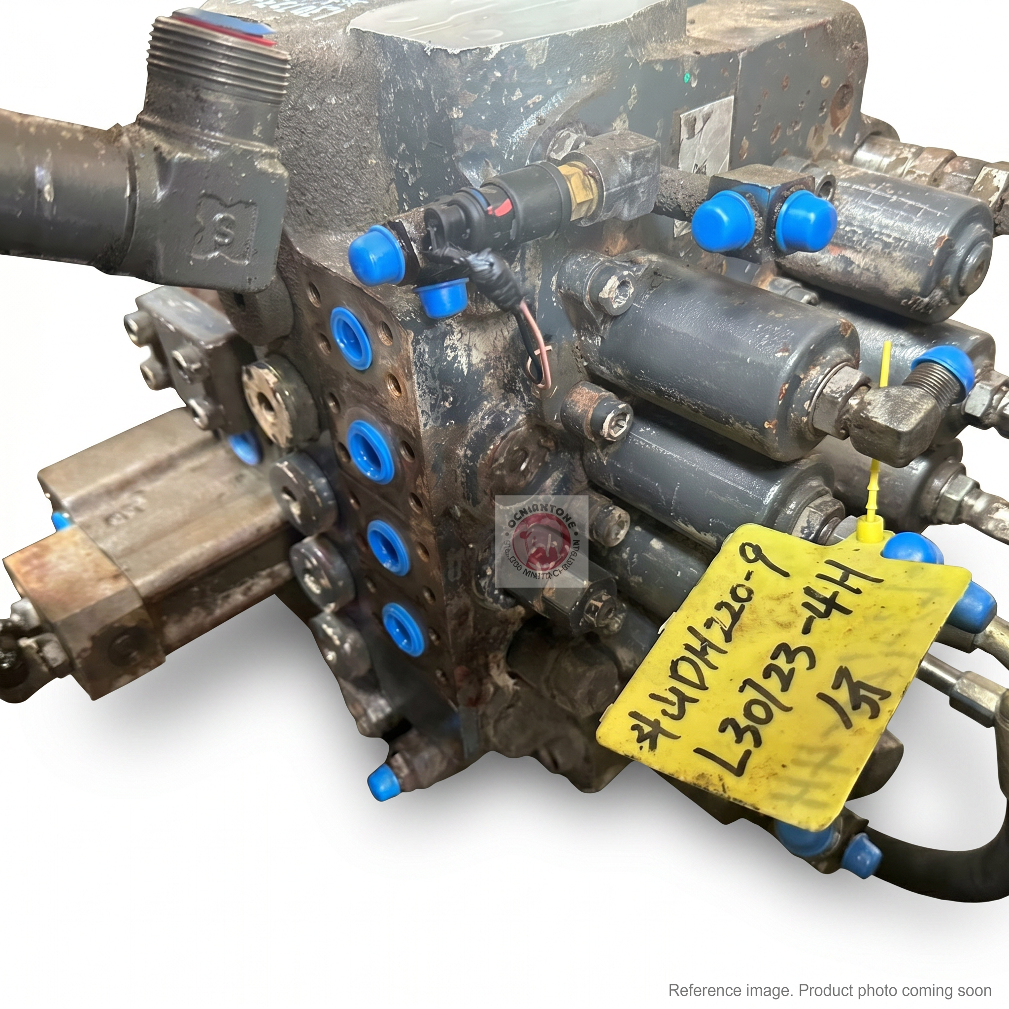 Hyundai 31Q611110 Hydraulic Valves alternate angle product photo | stocked in BC, ships Canada-wide