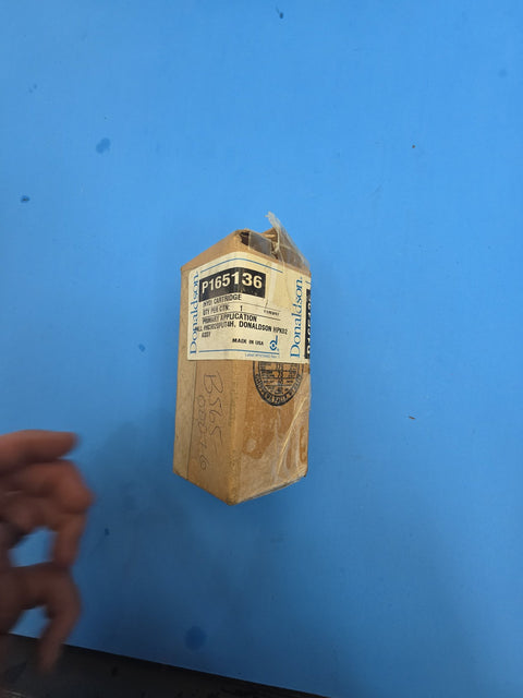 Genuine Donaldson P165136 hydraulic cartridge box, made in USA, Prince George BC shelf